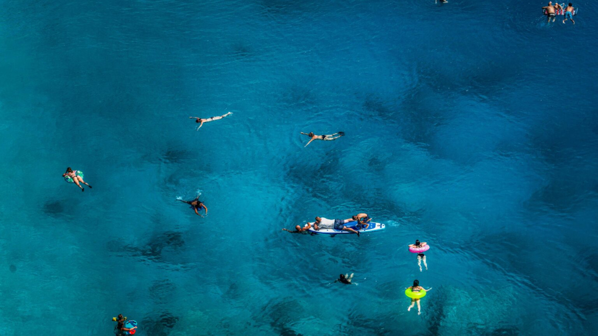 Τα απίστευτα χρώματα στις παραλίες της Λευκάδας 