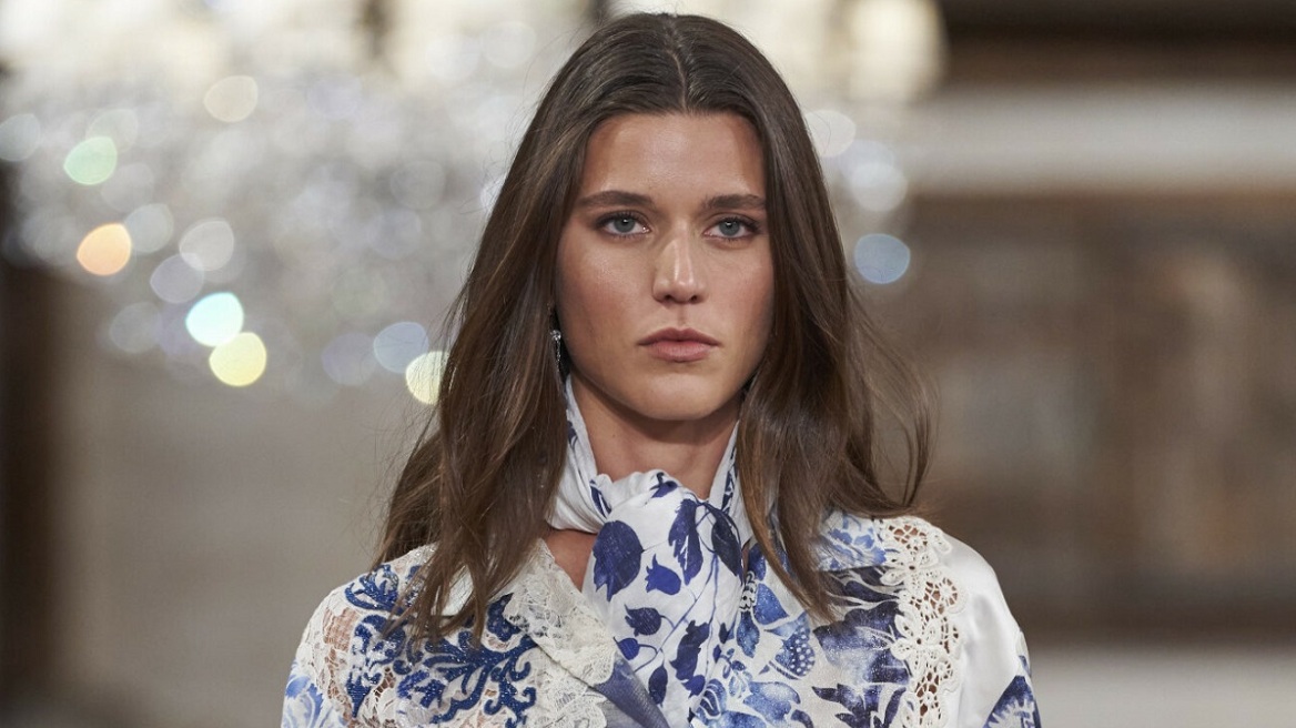 Τα 7 αξεσουάρ που θα συμπληρώσουν τα σύνολα της σεζόν 