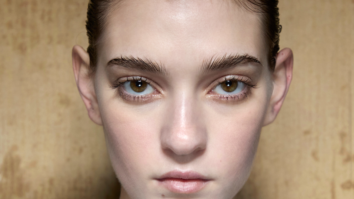 Με 12.000€ μπορείτε να αποκτήσετε πράσινα μάτια -Βίντεο