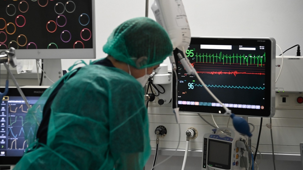 Αχαΐα: Μάχη για τη ζωή του δίνει 20χρονος οδηγός δικύκλου μετά από σοβαρό τροχαίο
