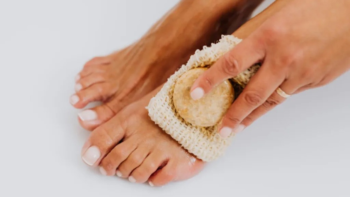 How to: Απαλά, περιποιημένα πόδια στο σπίτι εύκολα και γρήγορα