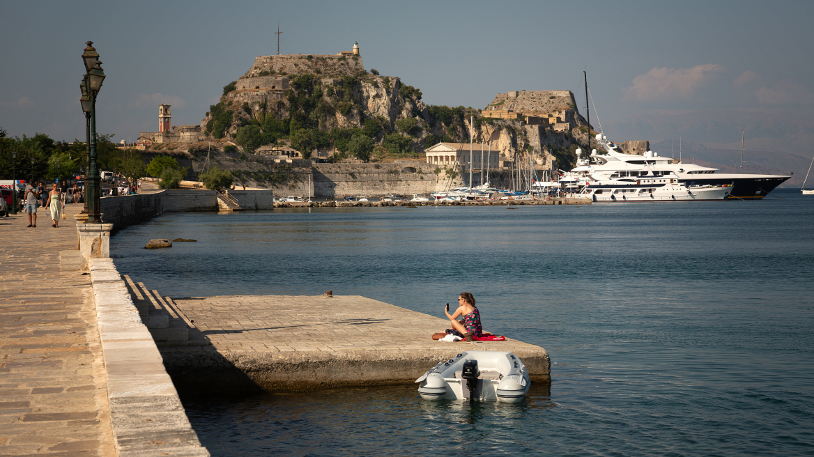 4 προορισμοί στην Ελλάδα για τις τελευταίες ημέρες του μήνα