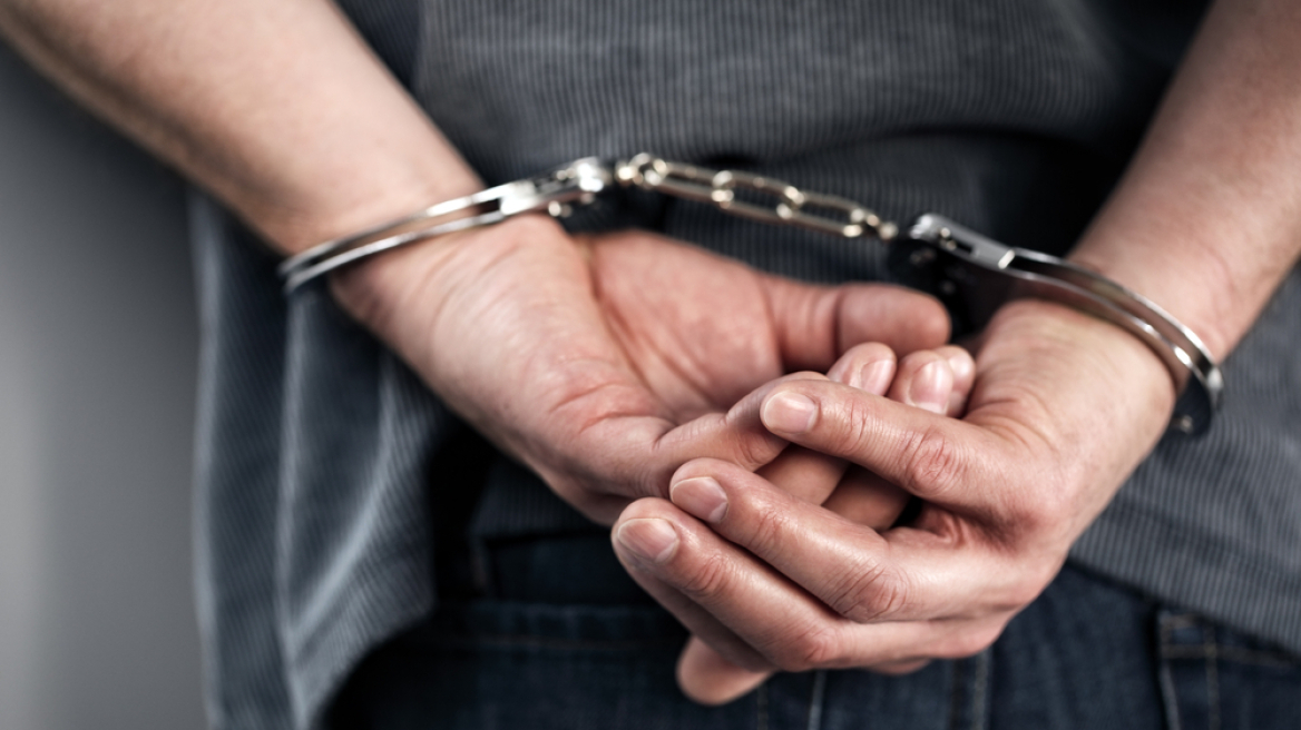 Αστυνομικός συνέλαβε τον ληστή της κόρης του στην Χαλκίδα