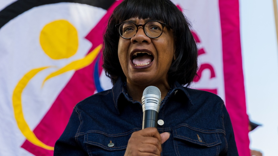 Βρετανία: Απαγορεύθηκε στην πρώτη μαύρη γυναίκα βουλευτή της χώρας να είναι υποψήφια με το Εργατικό Κόμμα