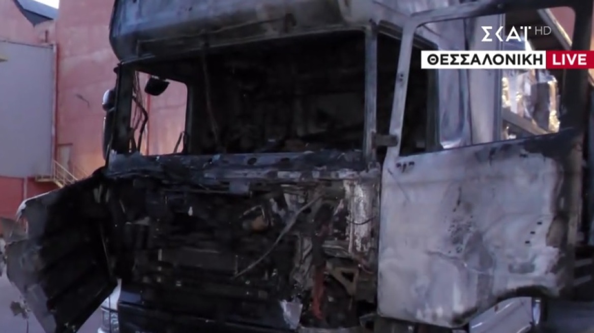 Φωτιά σε φορτηγό στο Ωραιόκαστρο - Τραυματίστηκε ο οδηγός του