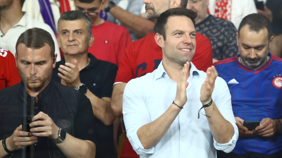 Μεταξύ Περισσού και… Θρύλου ο Κασσελάκης για τον «πυλώνα της Κεντροαριστεράς»