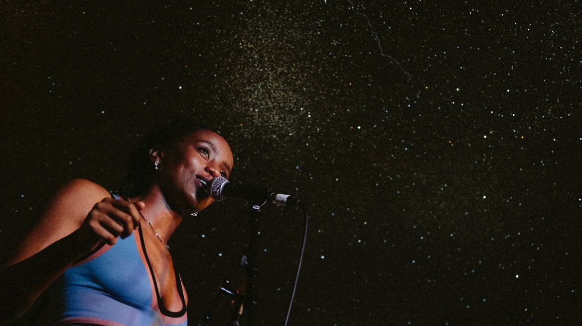 Cherise σημαίνει «Κεράσι»: Μια από τις κορυφαίες soulful φωνές στο Marie Claire Greece, λίγο πριν το αθηναϊκό live της