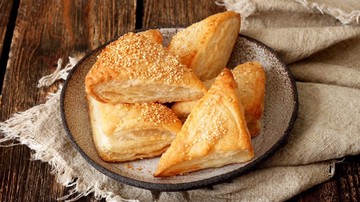 Έτοιμα φύλλα σφολιάτας και κουρού: πώς τα επιλέγουμε και πώς τα χρησιμοποιούμε (+ συνταγές)