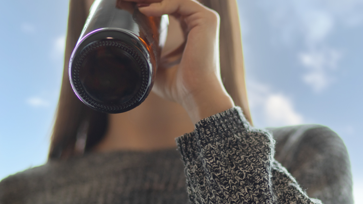 Θεσσαλονίκη: Ταμίας σε super market πούλησε κρασί σε ανήλικες – Στο νοσοκομείο 13χρονη