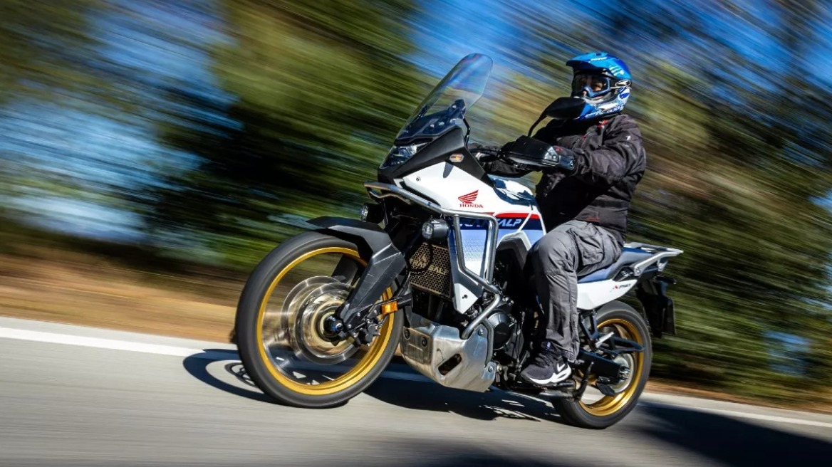 Δοκιμάζουμε τη νέα Honda Transalp 750 - Πόσο κοστίζει στην Ελλάδα;