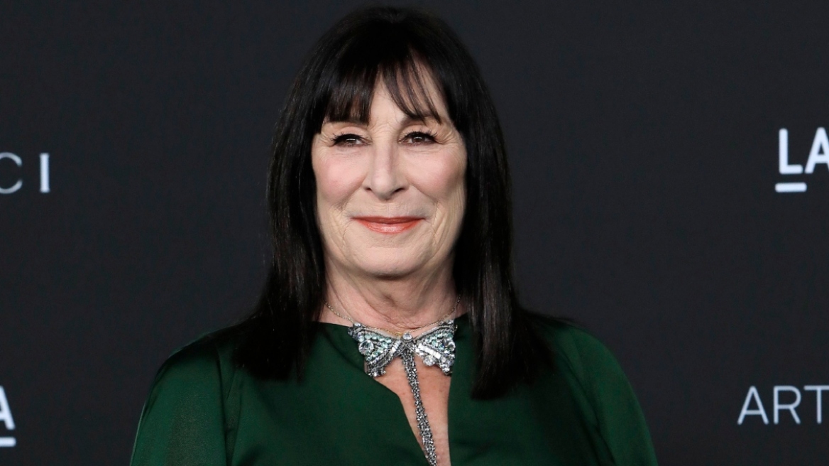 Αντζέλικα Χιούστον: Θα συμμετέχει στην τηλεοπτική μεταφορά του «Towards Zero» της Αγκάθα Κρίστι