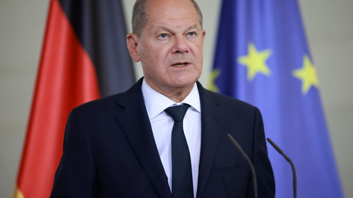 Η Γερμανία «κόβει», υπό όρους, τα επιδόματα σε πρόσφυγες - Απέλαση-εξπρές για όσους διαπράττουν εγκλήματα