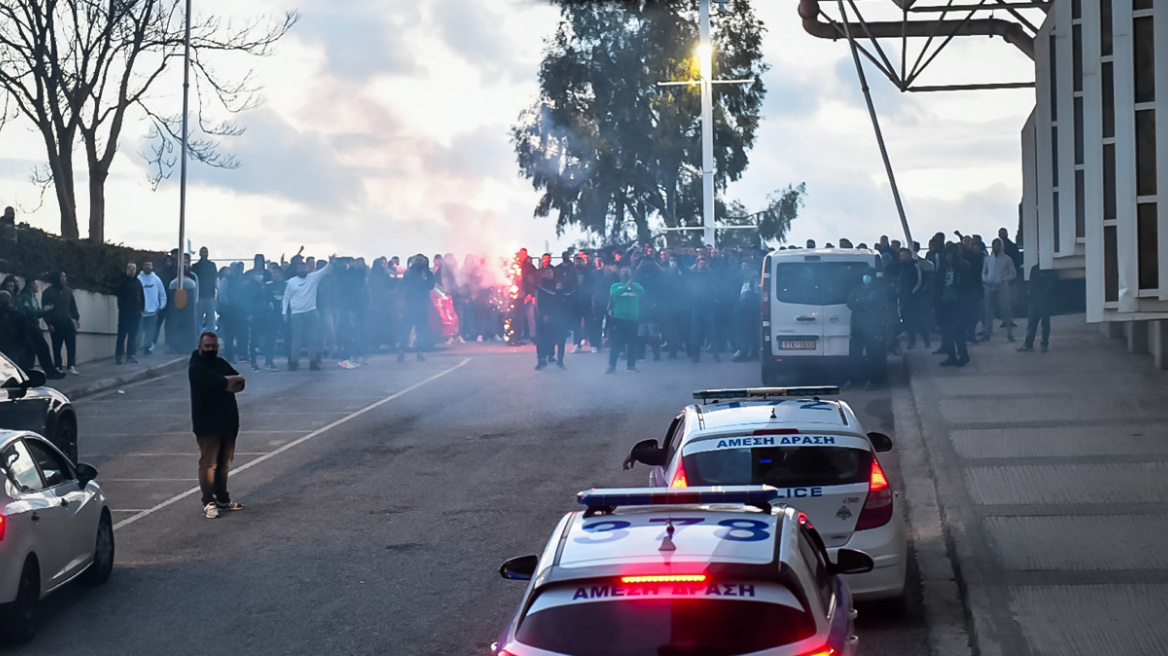Παναθηναϊκός: Επεισόδια οπαδών με την Αστυνομία πριν τον 5ο τελικό στο ΟΑΚΑ 