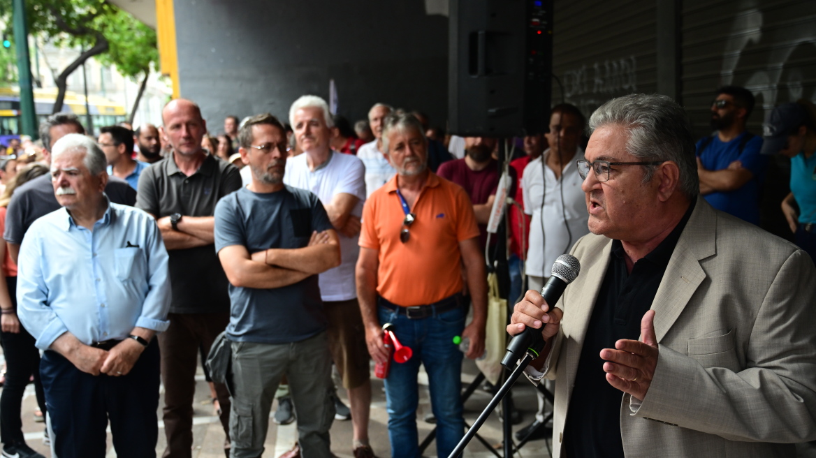 Στη συγκέντρωση των σωματείων της ΛΑΡΚΟ ο Κουτσούμπας - «Να μην περάσει η νέα πρόκληση της κυβέρνησης»