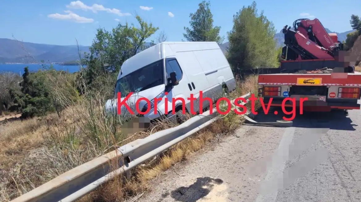 Κόρινθος: Φορτηγάκι εξετράπη από την πορεία του σε επαρχιακό δρόμο