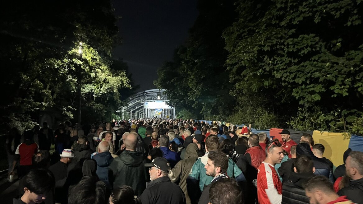 Οργή στους Άγγλους οπαδούς για το συγκοινωνιακό χάος στο Γκεζελκίρχεν