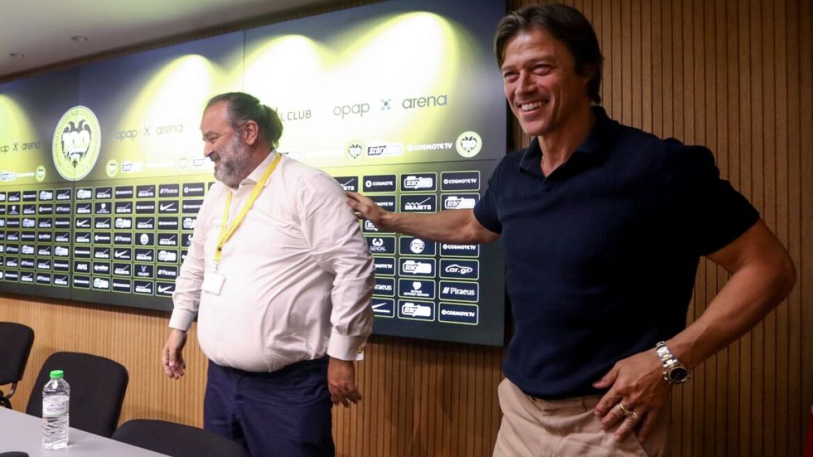 ΑΕΚ: Ο νέος ιδιοκτήτης, Μάριος Ηλιόπουλος, μιλάει ισπανικά στον Αλμέιδα - Δείτε βίντεο