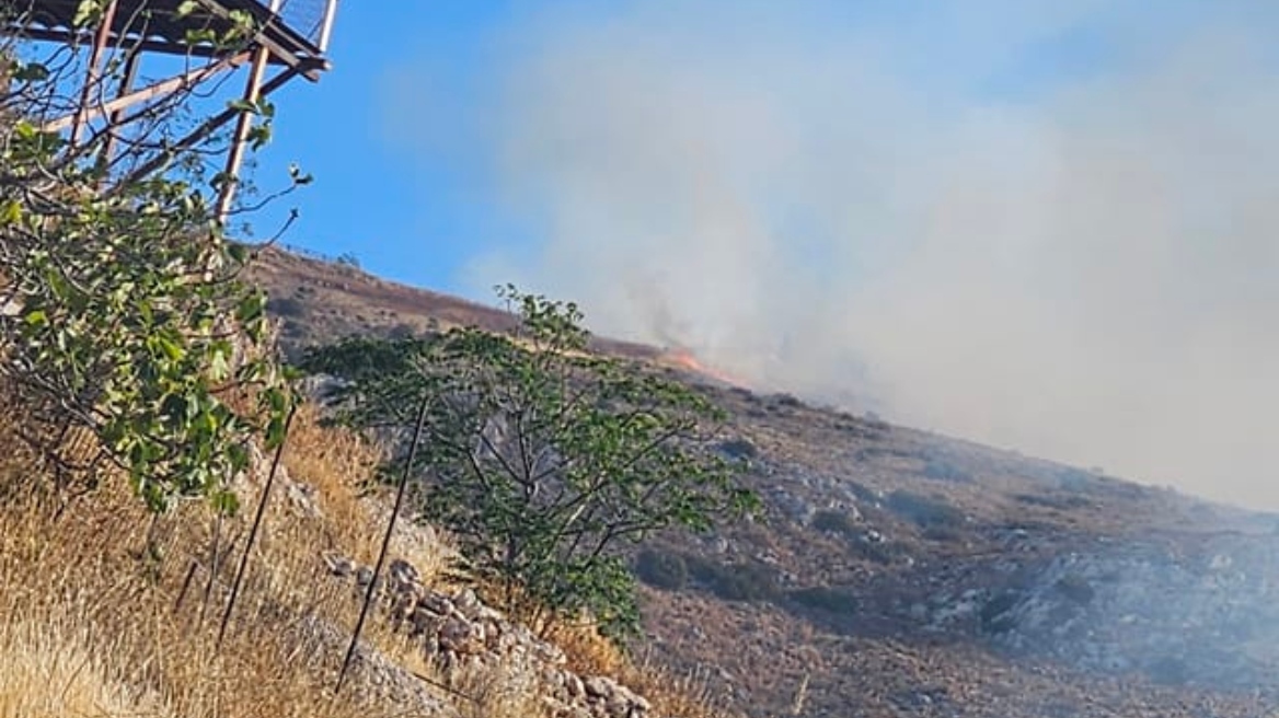 Χωρίς ενεργό μέτωπο η φωτιά στο Σχιστό Κορυδαλλού