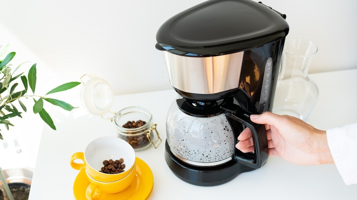 Πώς καθαρίζουμε εύκολα την καφετιέρα φίλτρου