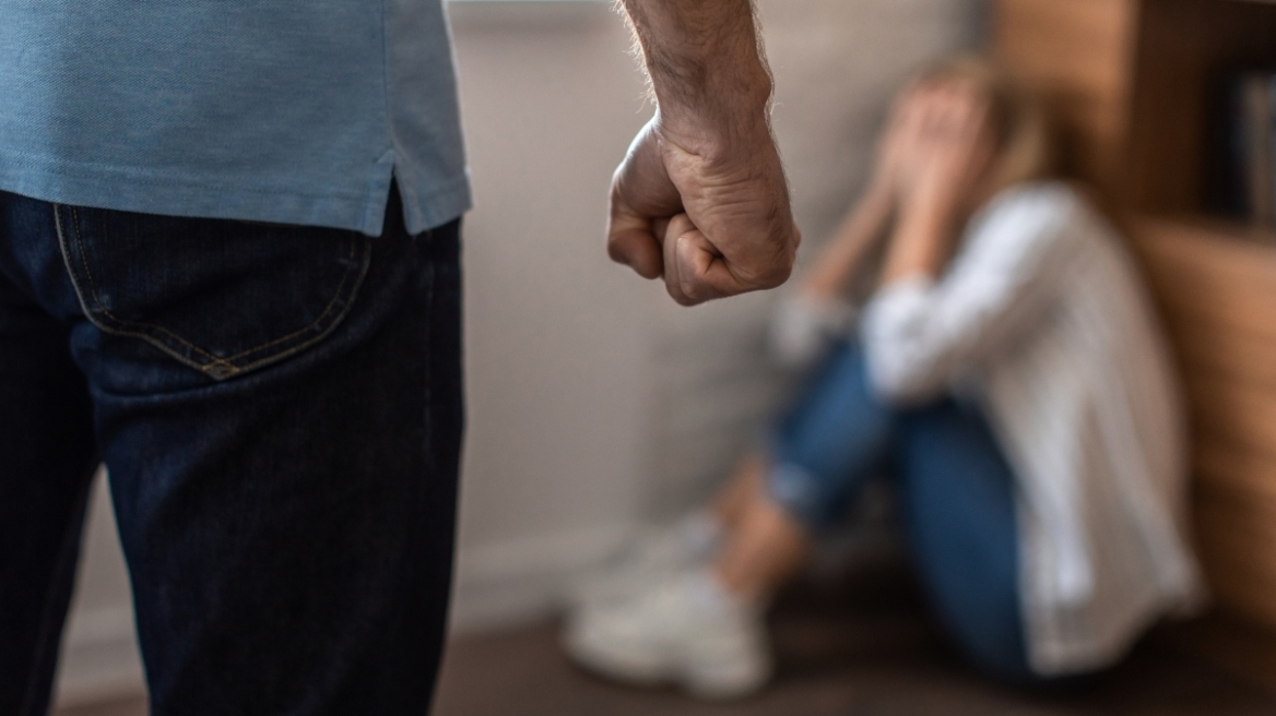 Θεσσαλονίκη: Άνδρας φέρεται να απείλησε τη σύζυγό του με κατσαβίδι – Αναζητείται από την ΕΛ.ΑΣ.