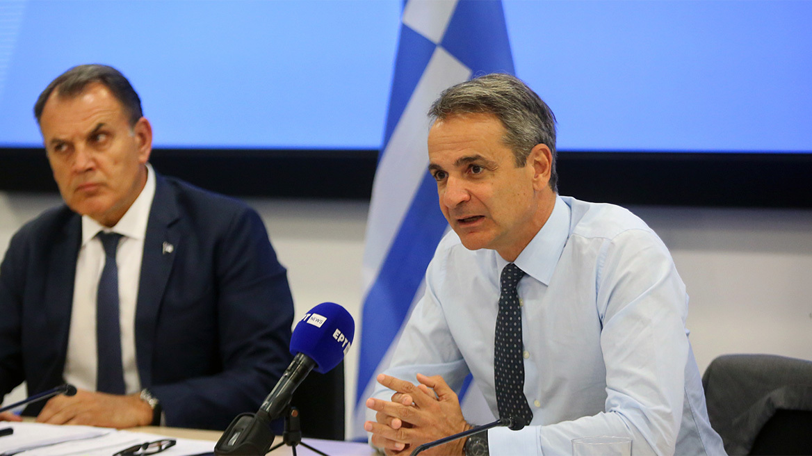 Μητσοτάκης στο υπουργείο Μετανάστευσης: Έχουμε πολλή δουλειά να κάνουμε, αλλά στο μεταναστευτικό το νερό έχει μπει στο αυλάκι