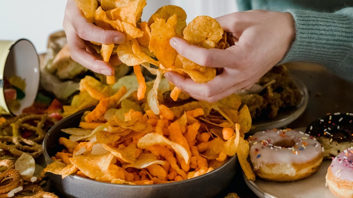 Υπερ-επεξεργασμένα τρόφιμα: Επιστήμονας υποστηρίζει ότι πρέπει να φέρουν σήμανση όπως τα προϊόντα καπνού 