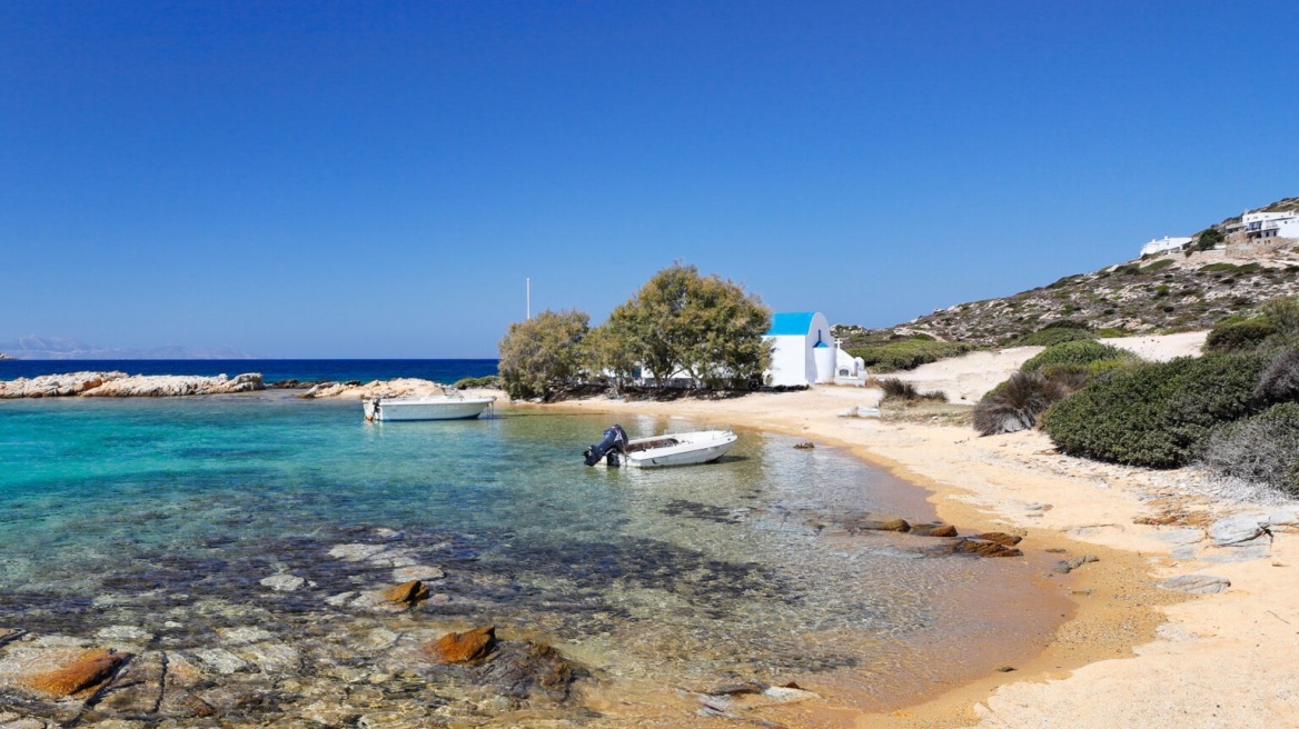 Long weekend στην Αντίπαρο: Οι παραλίες, το φαγητό και η διαμονή στο νησί με τα όμορφα vibes