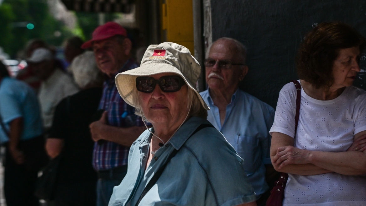 ΕΦΚΑ: Πενταπλασιάστηκαν οι εργαζόμενοι συνταξιούχοι 