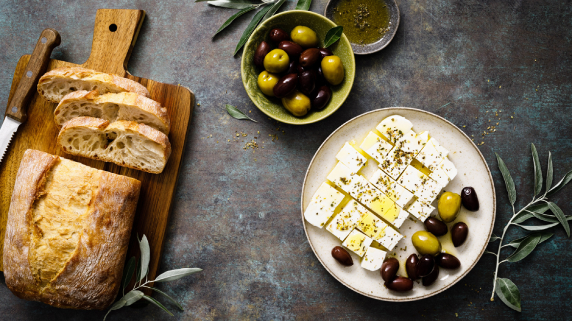 Οι Ελληνες και η φέτα: Τρώμε 12 κιλά κατά κεφαλήν το χρόνο