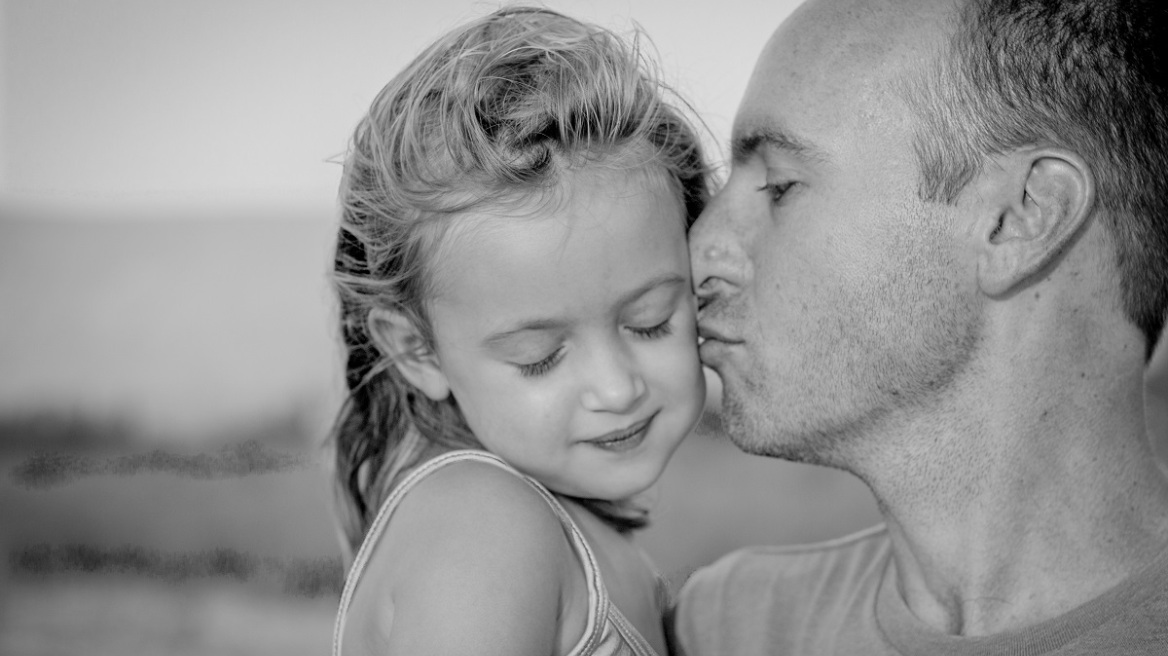 Μπαμπάς αναρωτιέται αν και άλλοι γονείς δεν τρελαίνονται με την ιδέα να παίζουν με τα παιδιά τους