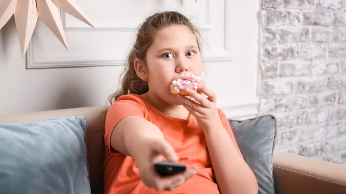 Πρώιμη ήβη: Οι παράγοντες που φέρνουν νωρίτερα την έμμηνο ρύση – Το σκορ που προβλέπει πότε θα έρθει η πρώτη περίοδος