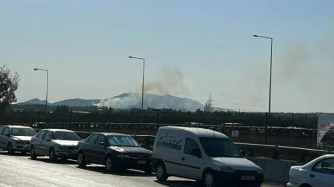 Σε ύφεση η φωτιά στο Μαρκόπουλο 