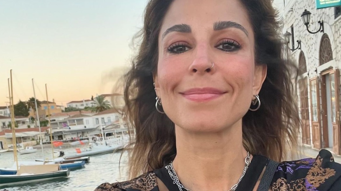 Η Κατερίνα Παπουτσάκη σε διακοπές με φίλους: Το στυλ του μαγιό που επέλεξε (εικόνες)