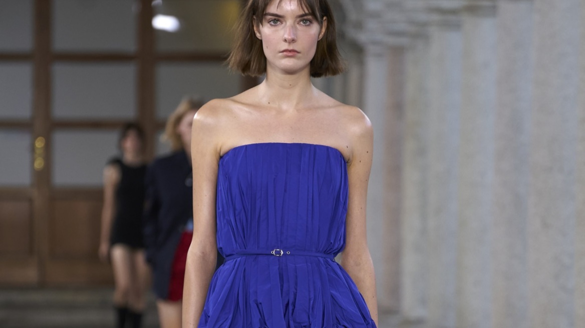 Τα ωραιότερα στράπλες φορέματα για το καλοκαίρι 2024