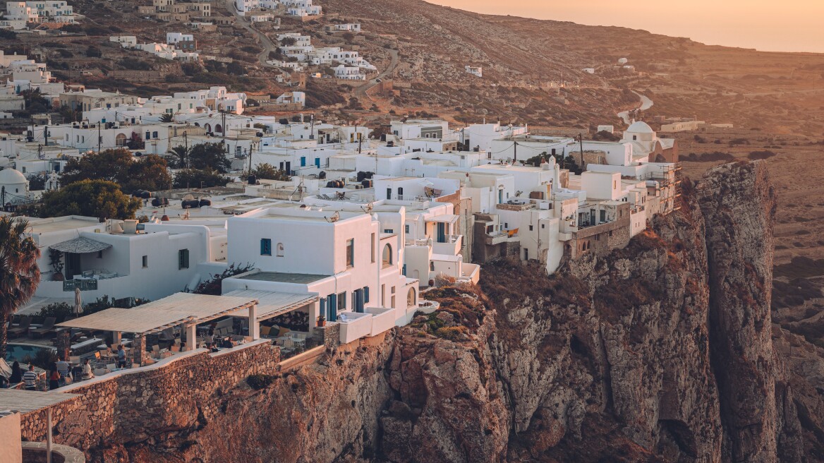 Διακοπές στη Φολέγανδρο: Οι παραλίες, το φαγητό, η διαμονή, οι αυθεντικές εμπειρίες