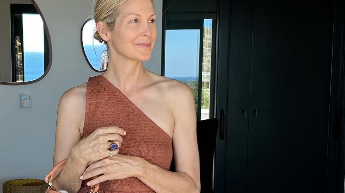 Το ανεπιτήδευτα chic στυλ της Kelly Rutherford στις ελληνικές διακοπές της 