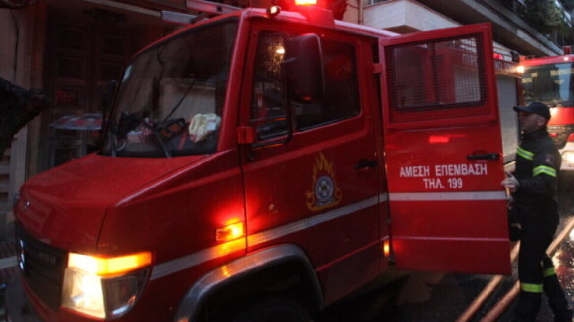 Υπό μερικό έλεγχο η πυρκαγιά σε χαμηλή βλάστηση στον Ασπρόπυργο	