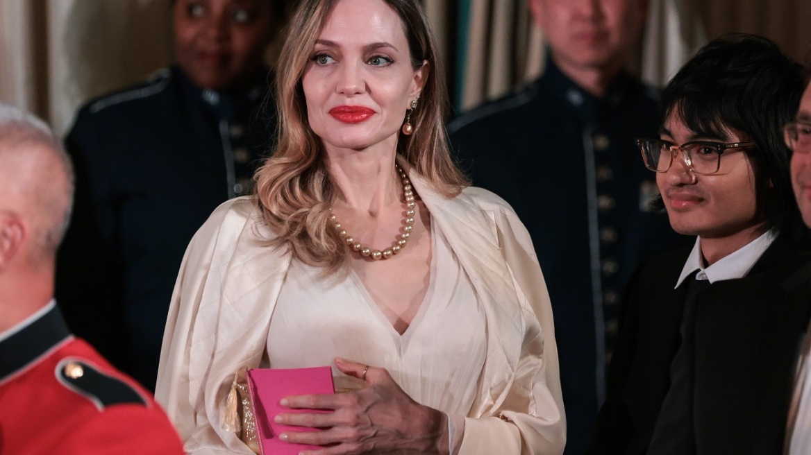 H Angelina Jolie ζήτησε από τον Brad Pitt να σταματήσει η μεταξύ τους αντιδικία 
