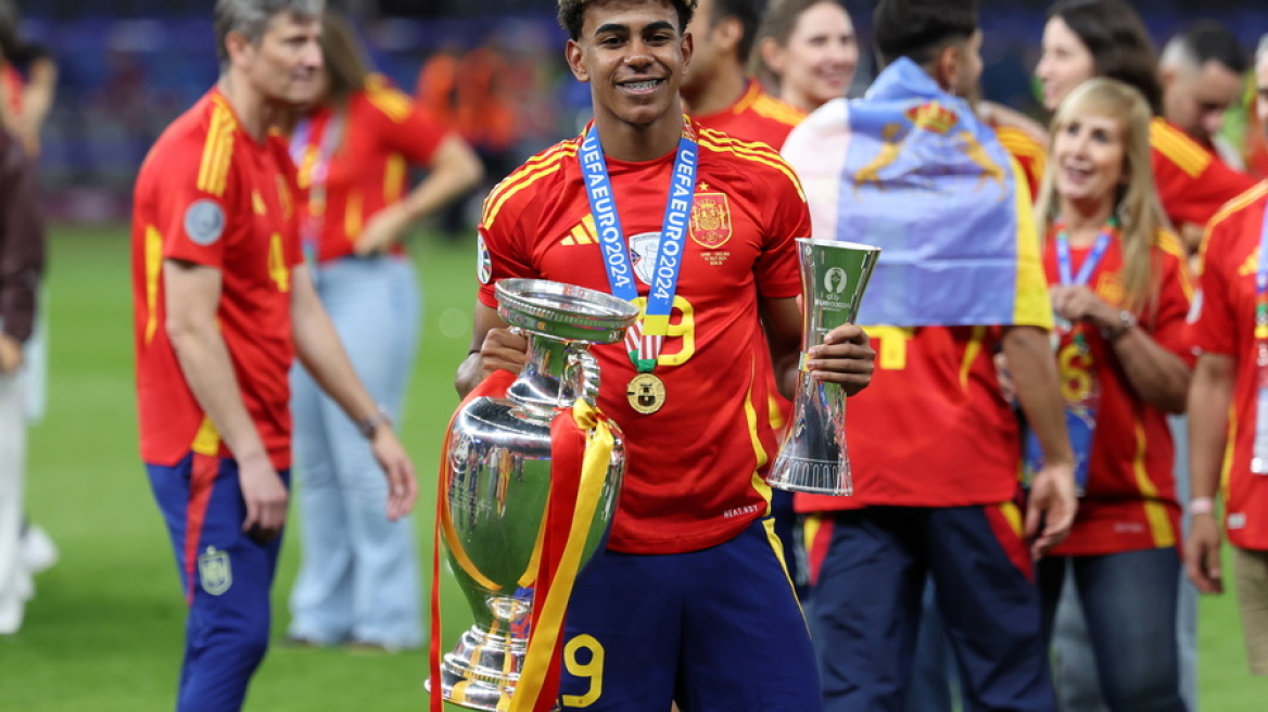 Λαμίν Γιαμάλ: Στην Ελλάδα για διακοπές το νέο αστέρι του παγκόσμιου ποδοσφαίρου - Φωτογραφία 