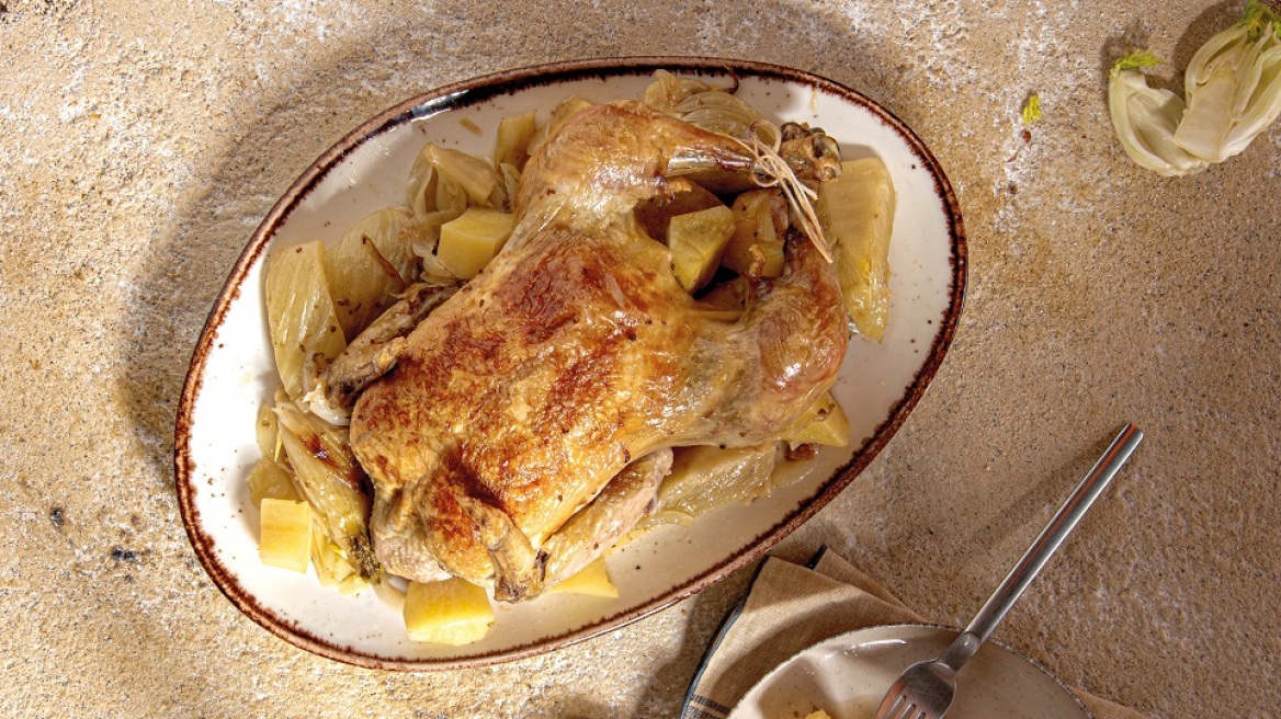 Κοτόπουλο στη γάστρα με φινόκιο και μαραθόσπορο