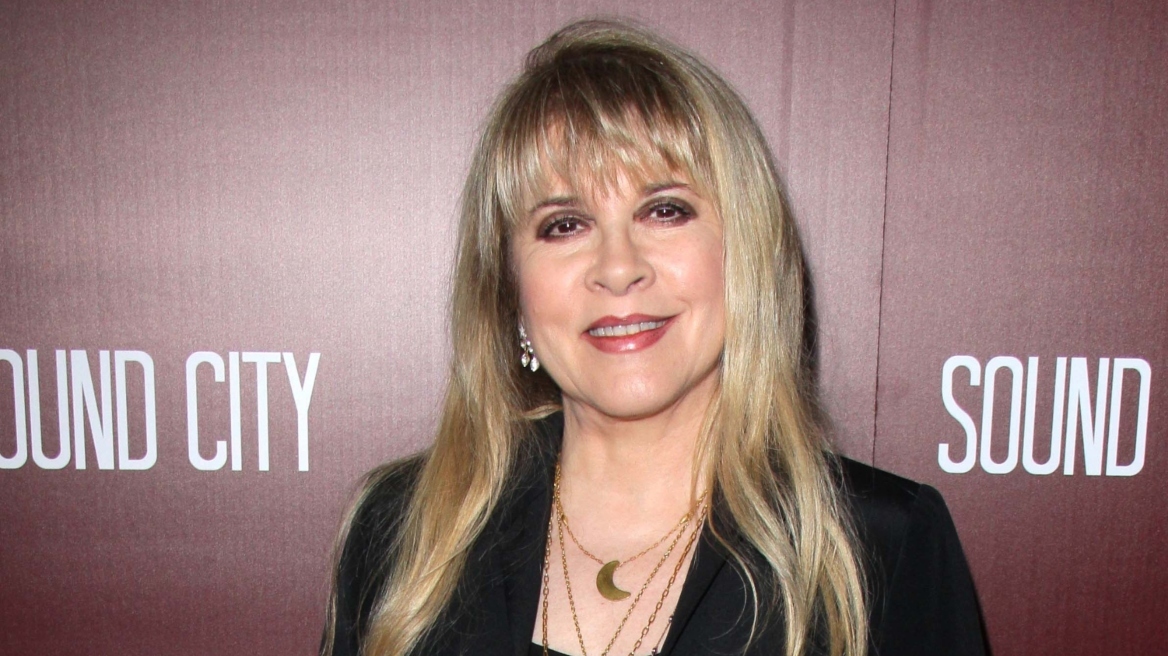 Η Στίβι Νικς αναβάλλει συναυλίες της περιοδείας της λόγω τραυματισμού