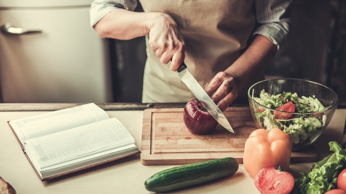 Οδηγός για αρχάριους: 8 βασικές τεχνικές μαγειρικής που πρέπει να γνωρίζετε