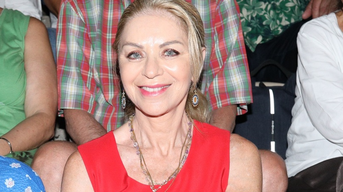 Έλλη Στάη: Η γεμάτη χρώμα εμφάνισή της στην Επίδαυρο