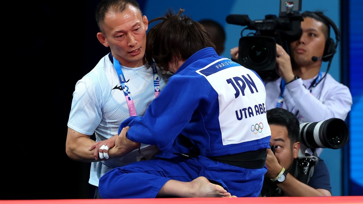 Ολυμπιακοί Αγώνες 2024: Πλάνταξε στο κλάμα η Ούτα Άμπε μετά την πρώτη της ήττα από το 2019 - Δείτε βίντεο