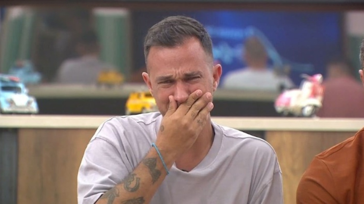 Power of Love: Με ειδοποίησαν ότι ο σκύλος μου πεθαίνει, είπε ο Δήμος και ξέσπασε σε κλάματα