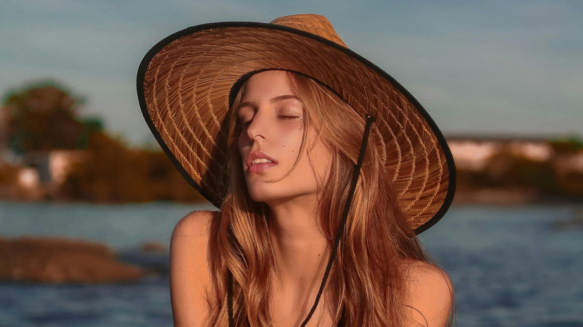 Βιταμίνη C και αντηλιακό: Ο ιδανικός συνδυασμός στην πρωινή ρουτίνα περιποίησης