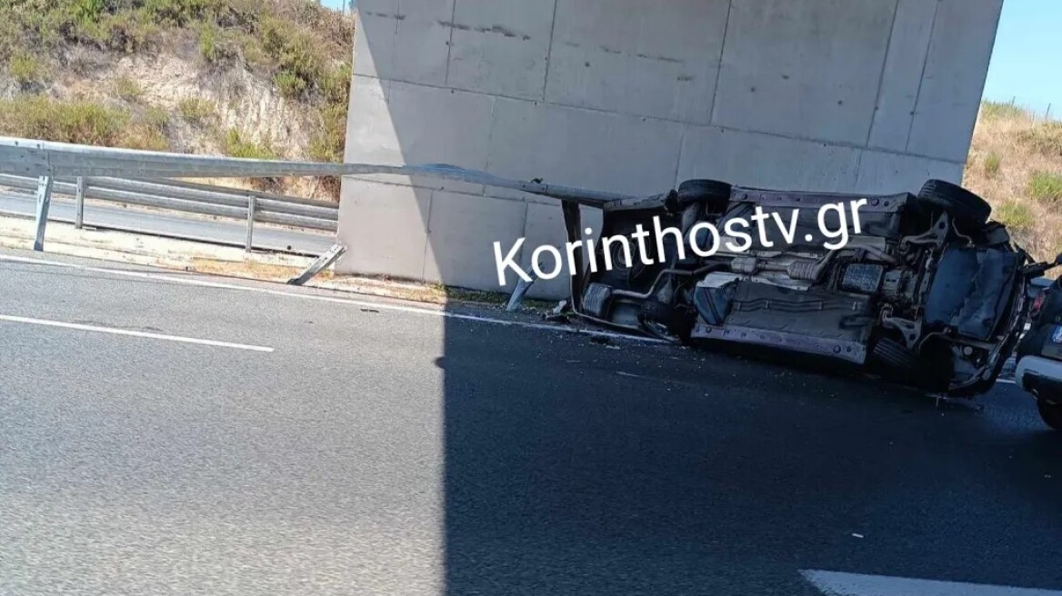 Ανατροπή νεκροφόρας στην Εθνική Κορίνθου – Πατρών