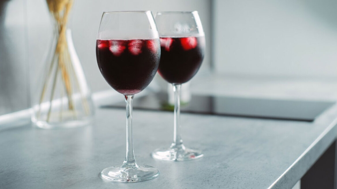Βάζουμε πάγο στο κρασί; Η απάντηση μπορεί να σας εκπλήξει
