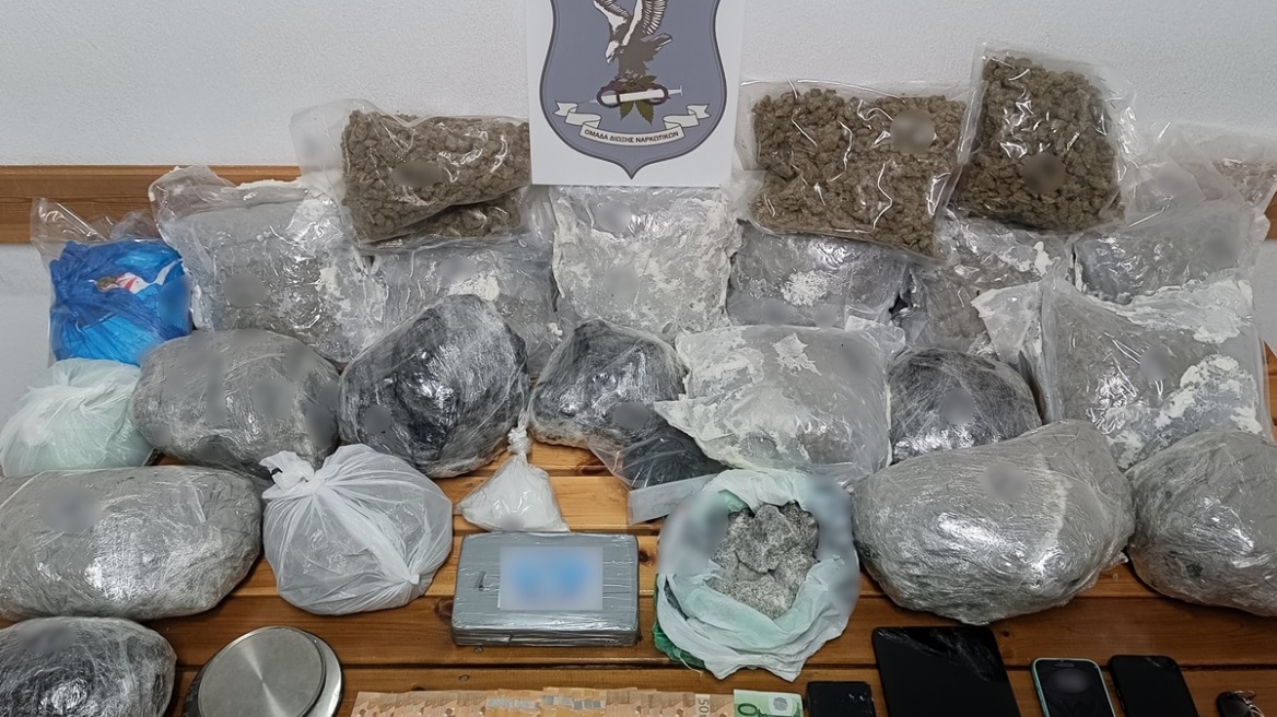 Θεσσαλονίκη: Συνελήφθη 21χρονος που έκρυβε πάνω από 18 κιλά κάνναβης και 1.300 γραμμάρια κοκαΐνης