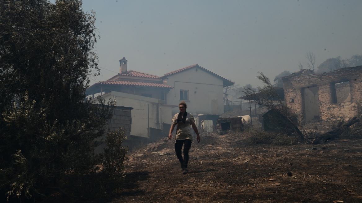 Φωτιά στην Αττική: Μήνυμα από το 112 στον Διόνυσο - «Εκκενώστε προς Κηφισιά»